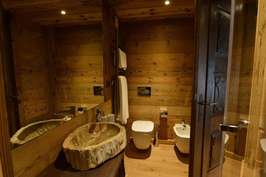 La Maison de Dolphe Chalet de Charme&Art gallery Brusson Extérieur photo